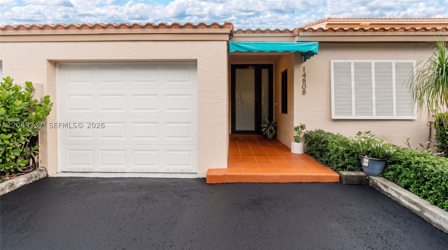 MIAMI LAKES-LAKE CAROL - Residential
