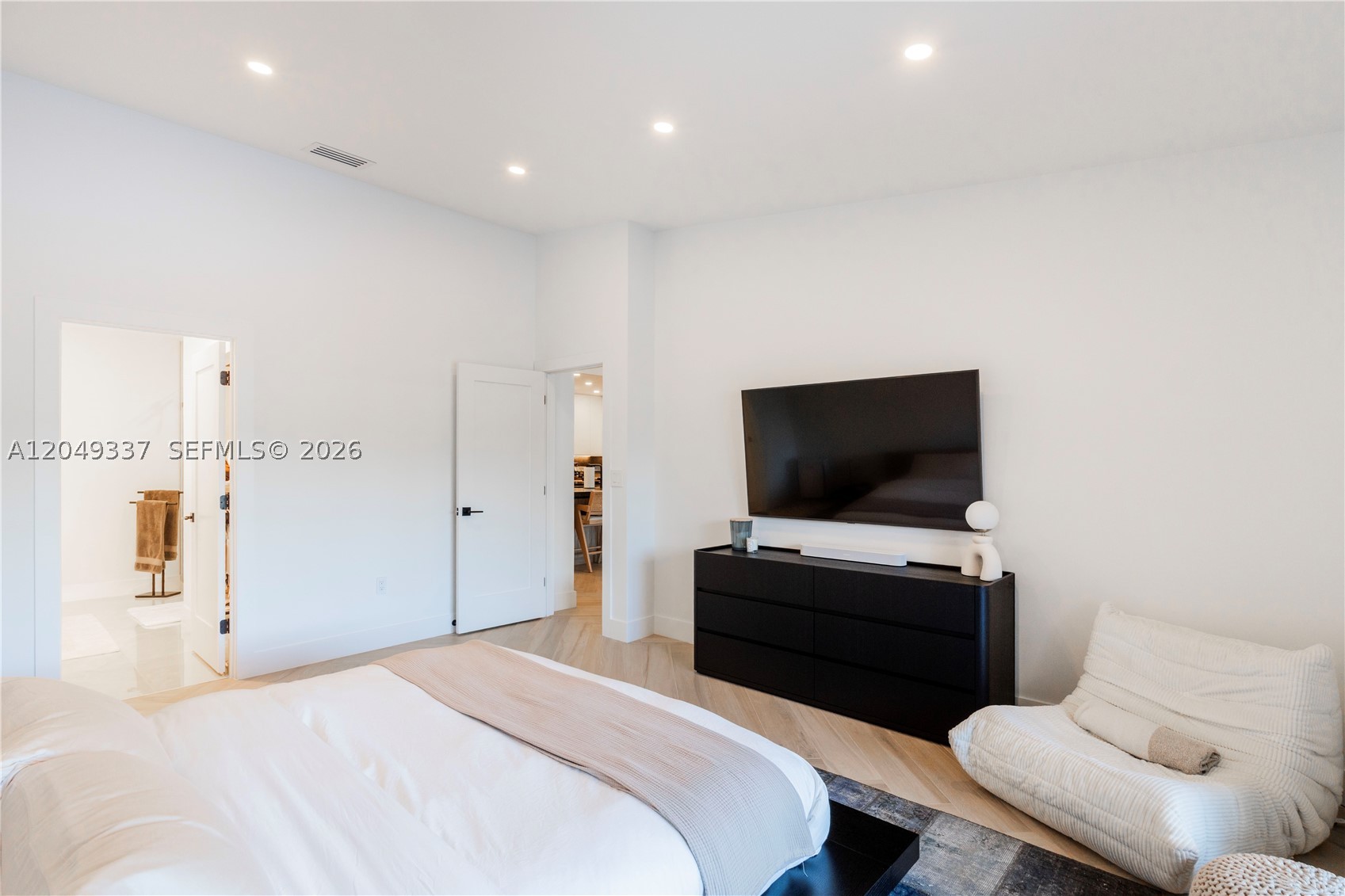 MIAMI LAKES-LAKE CAROL - Residential