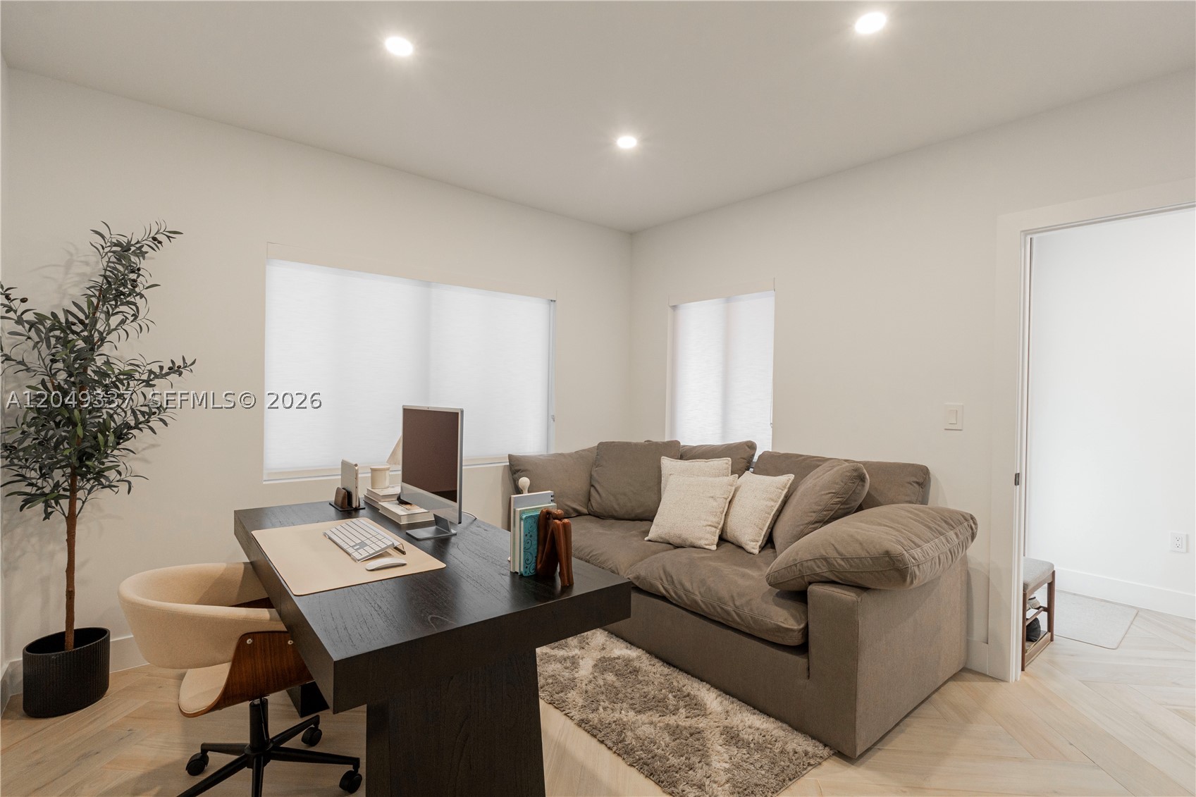 MIAMI LAKES-LAKE CAROL - Residential