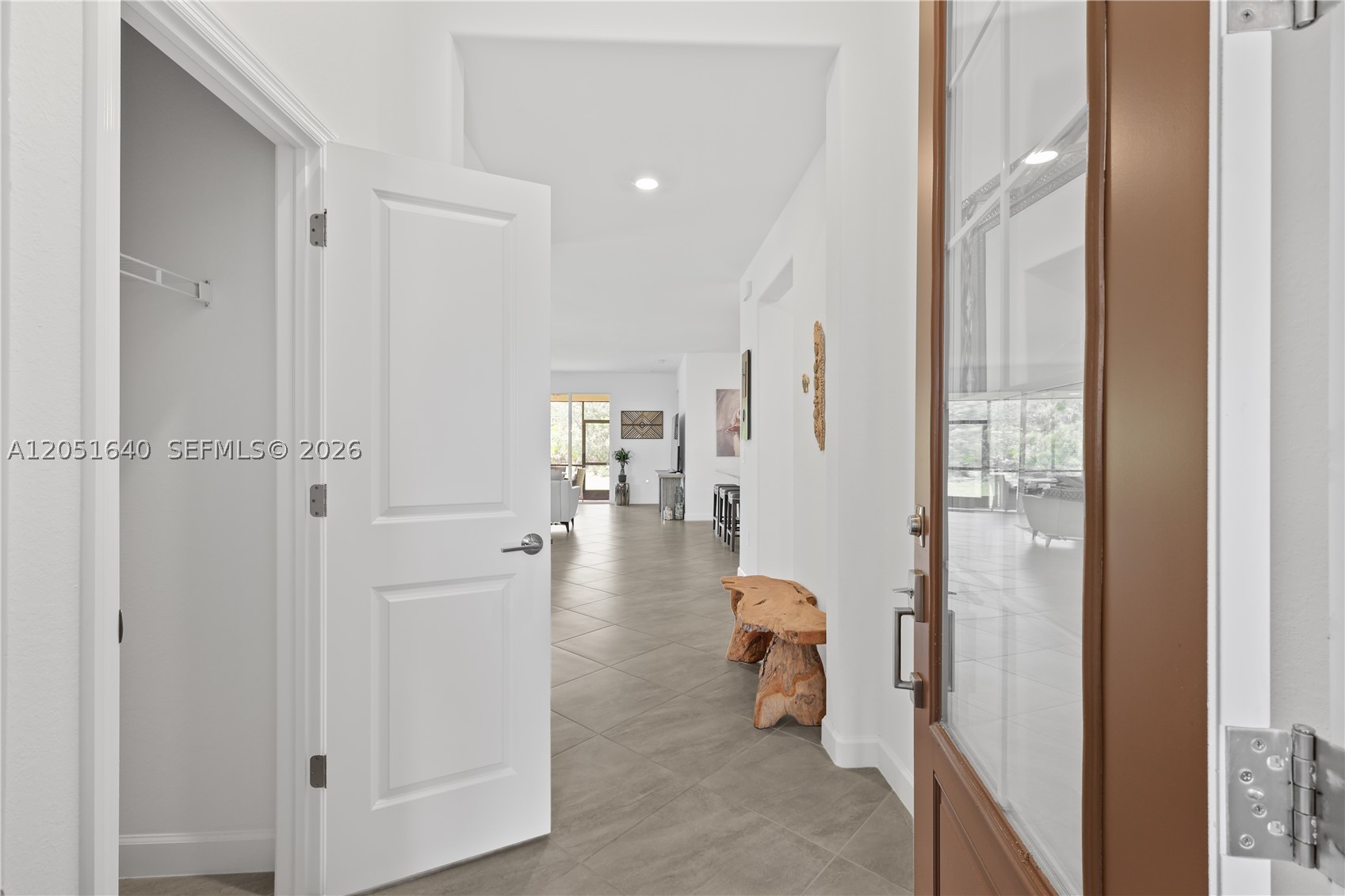 COUNTRY CLUB - Residential