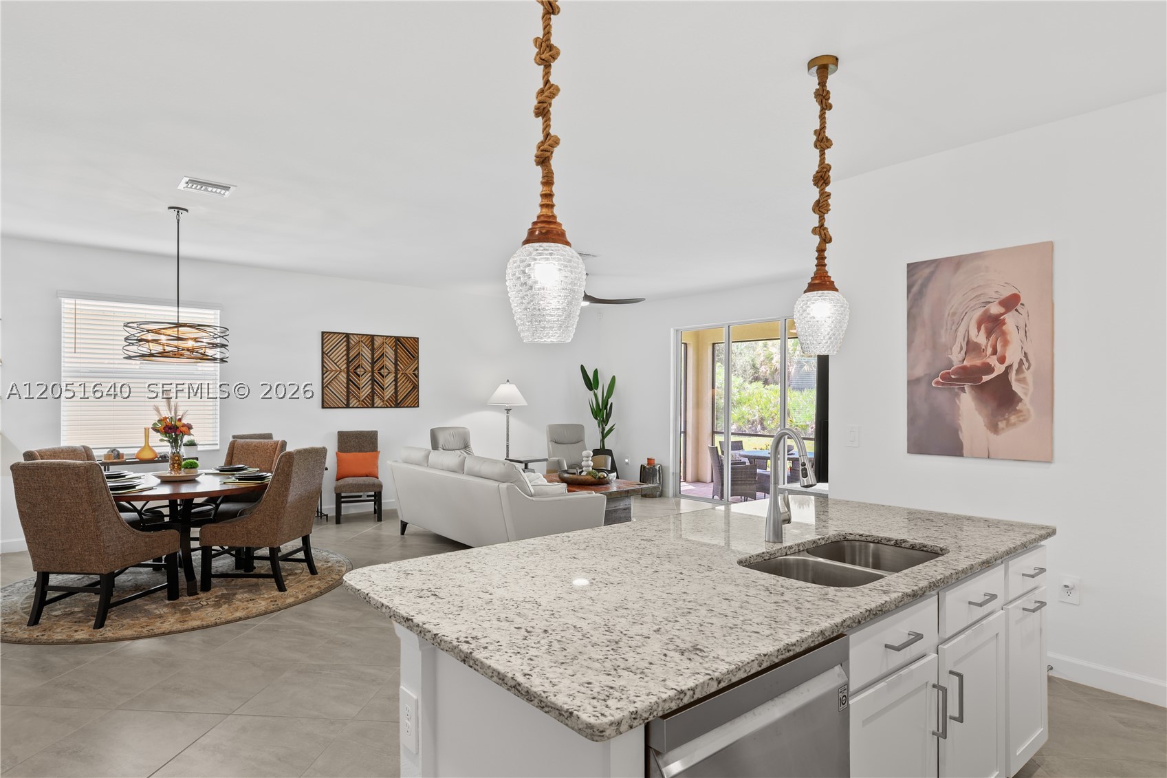 COUNTRY CLUB - Residential