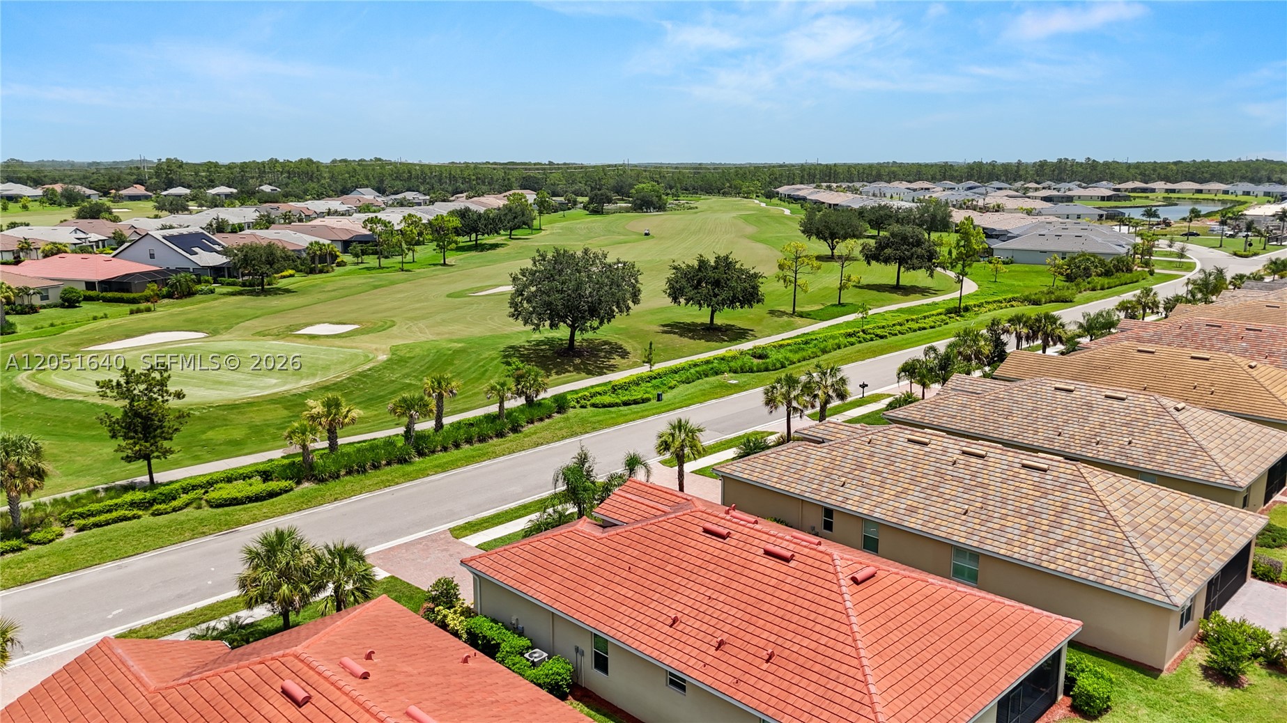 COUNTRY CLUB - Residential