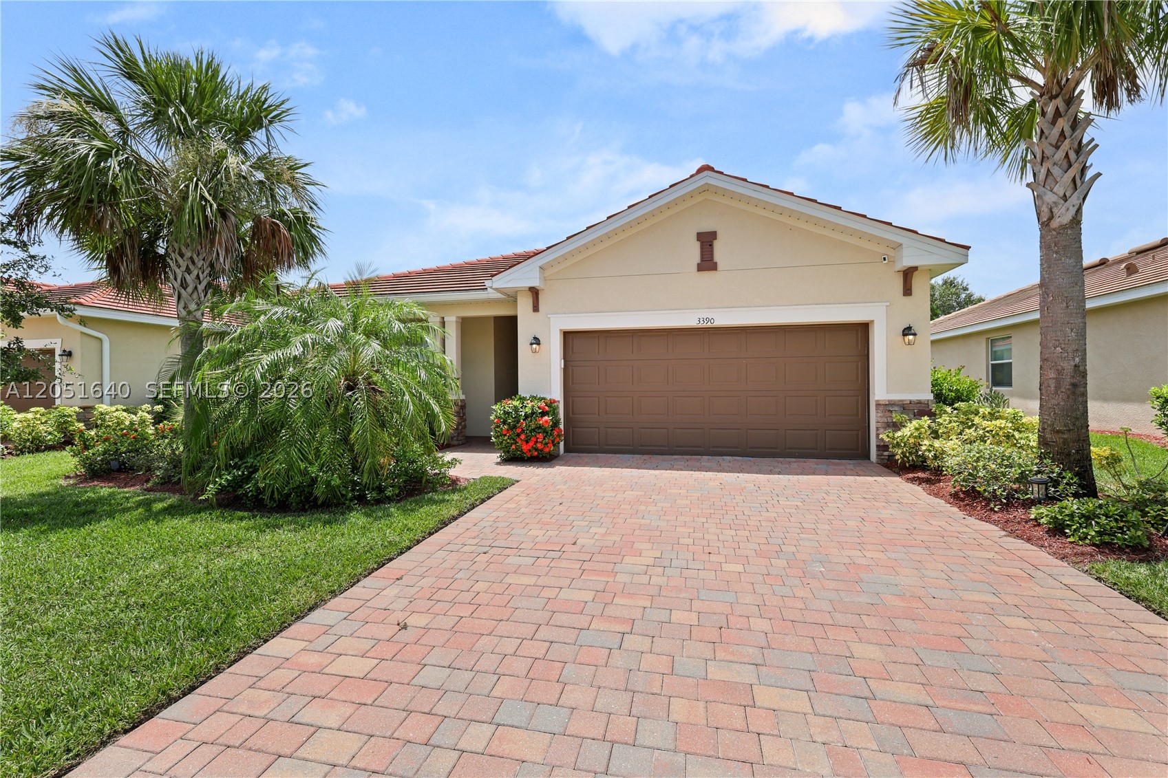 COUNTRY CLUB - Residential