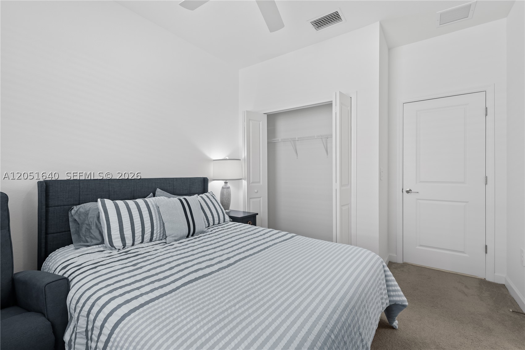 COUNTRY CLUB - Residential