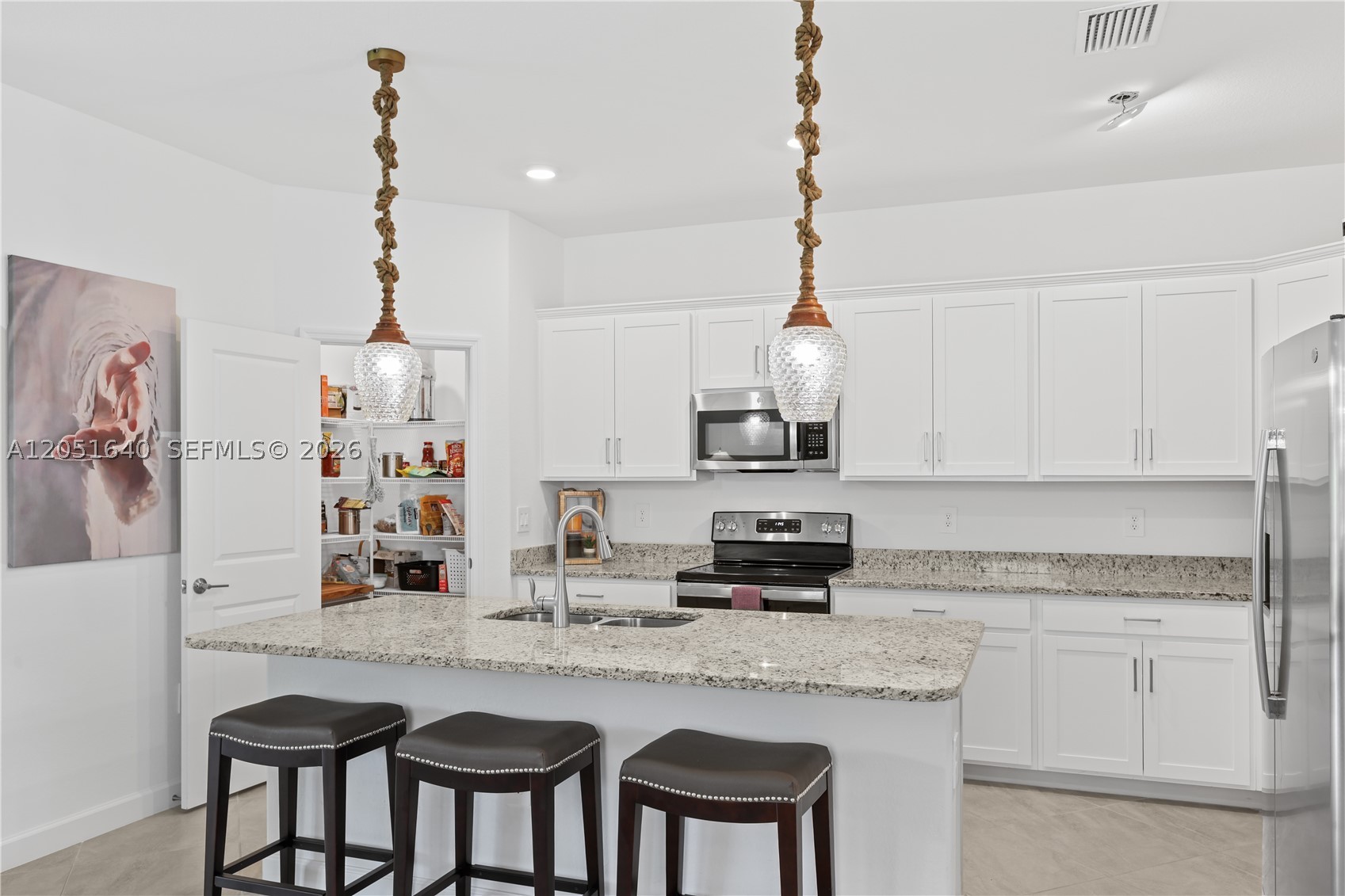 COUNTRY CLUB - Residential
