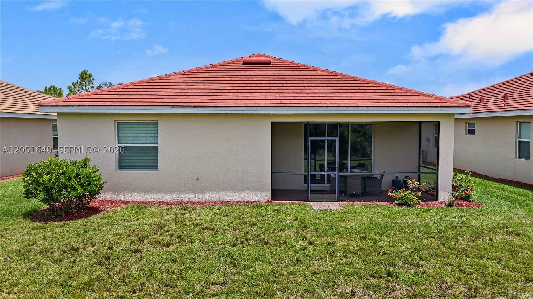 COUNTRY CLUB - Residential