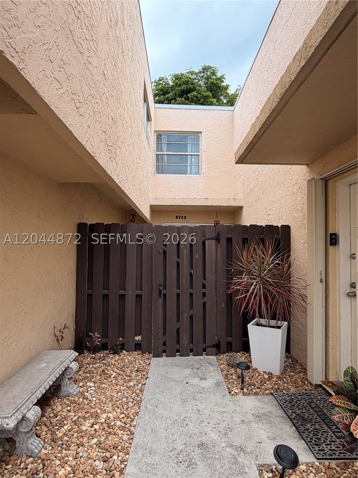 SHORES VILLAS CONDO - Residential