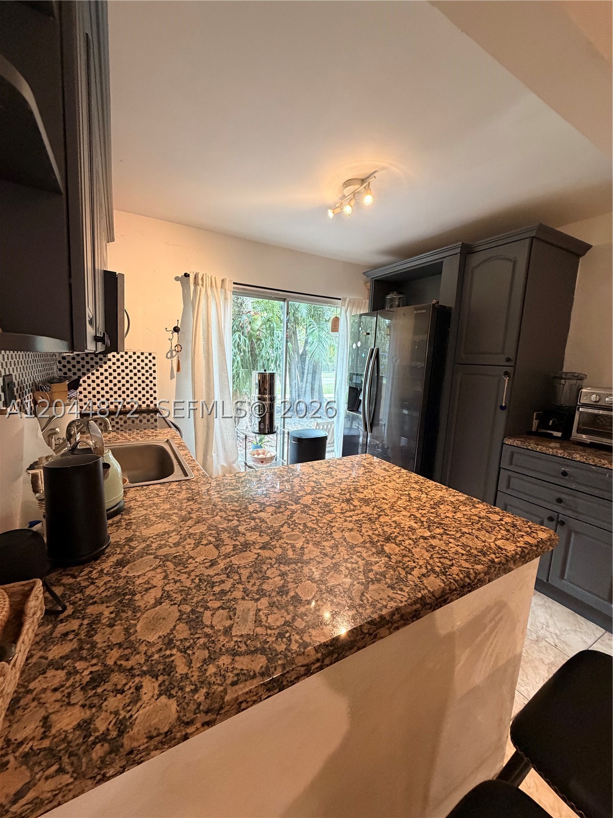 SHORES VILLAS CONDO - Residential