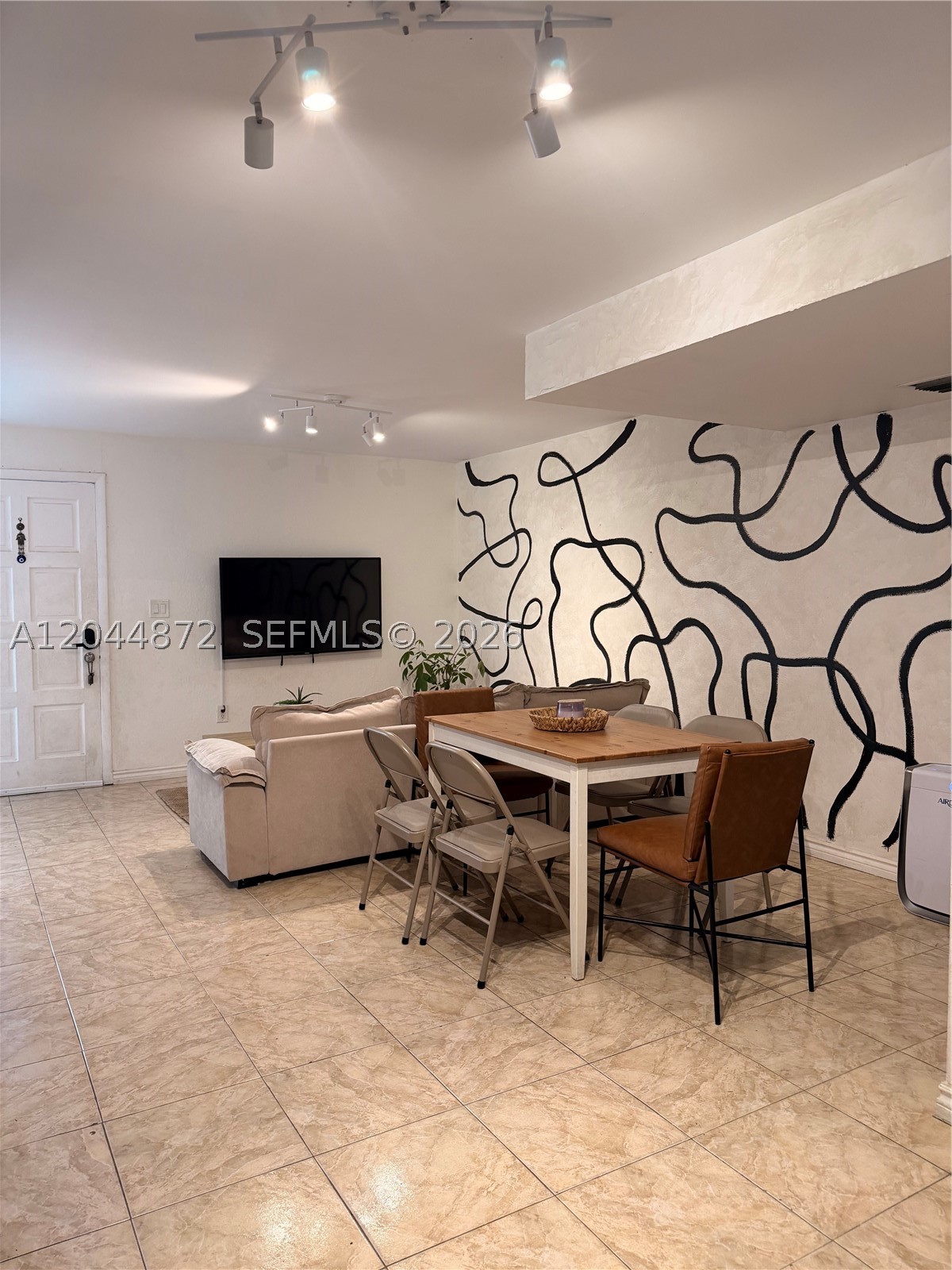 SHORES VILLAS CONDO - Residential
