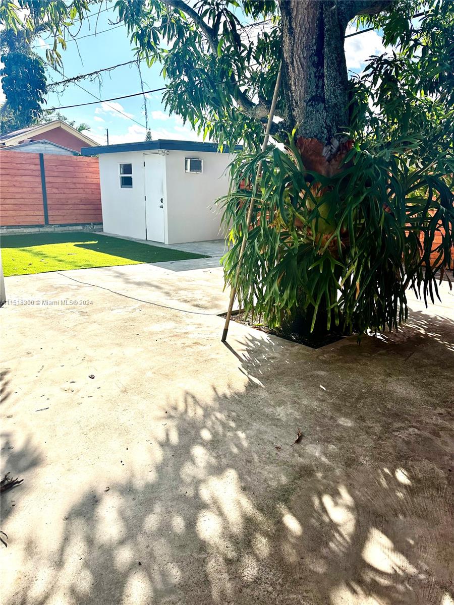WEST FLAGLER PARK SEC B - Residential Lease