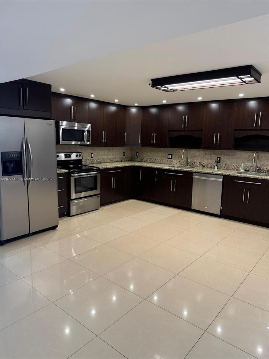 VILLA DORADA CONDO NO 2 - Residential
