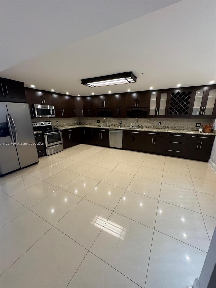 VILLA DORADA CONDO NO 2 - Residential