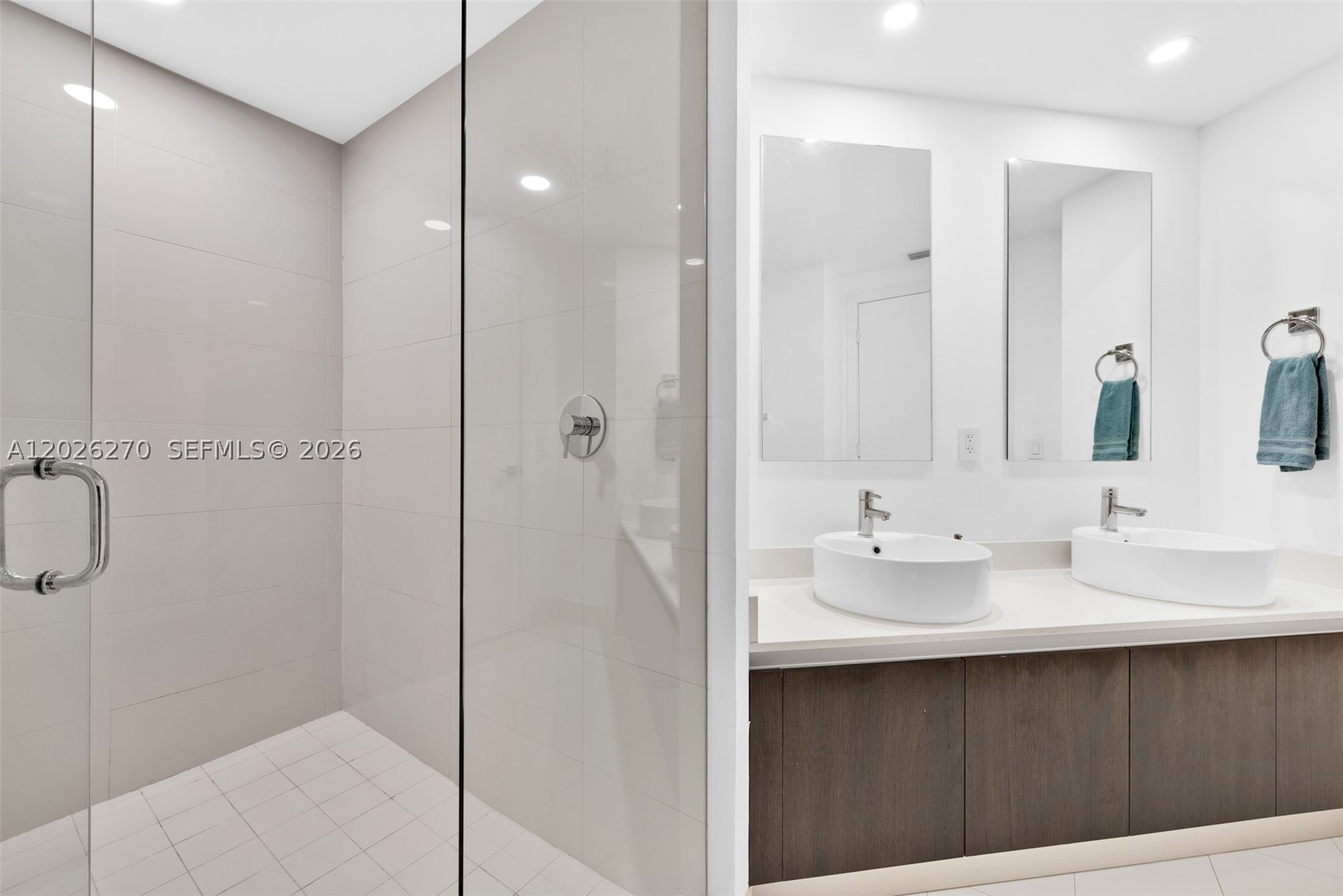 3401 MIDTOWN CONDO - Residential Lease