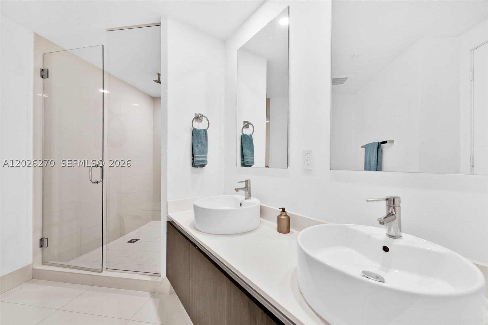 3401 MIDTOWN CONDO - Residential Lease