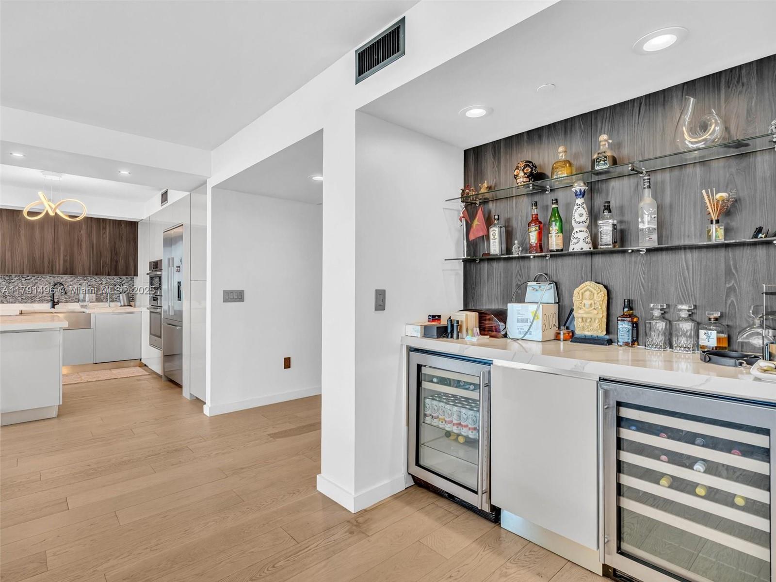 THE PENINSULA CONDO - Residential
