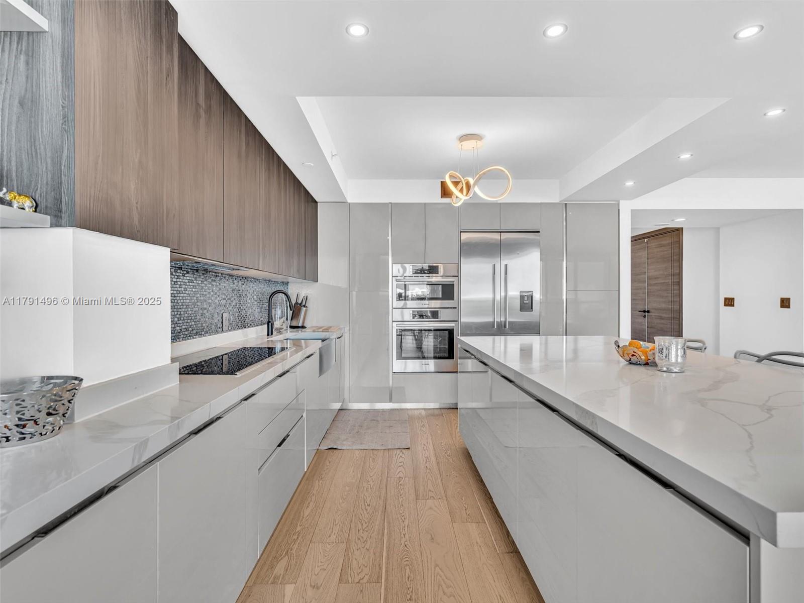 THE PENINSULA CONDO - Residential