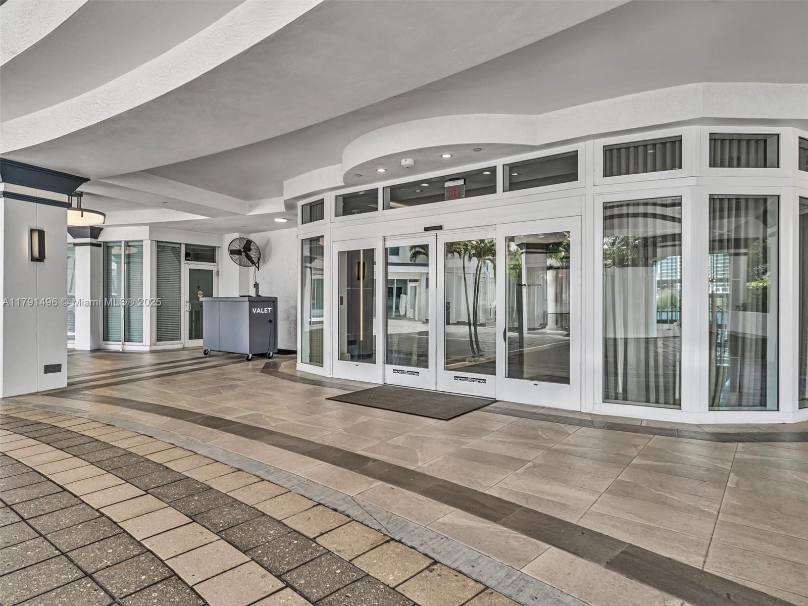 THE PENINSULA CONDO - Residential