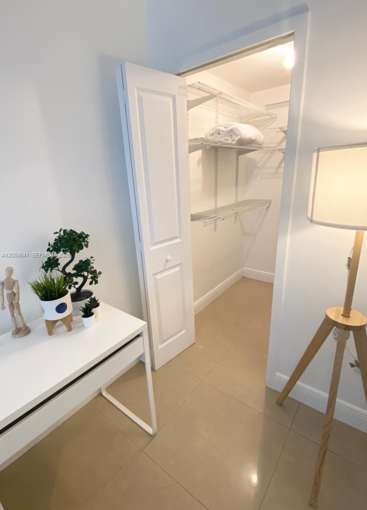 THE SAIL CONDO - Residential