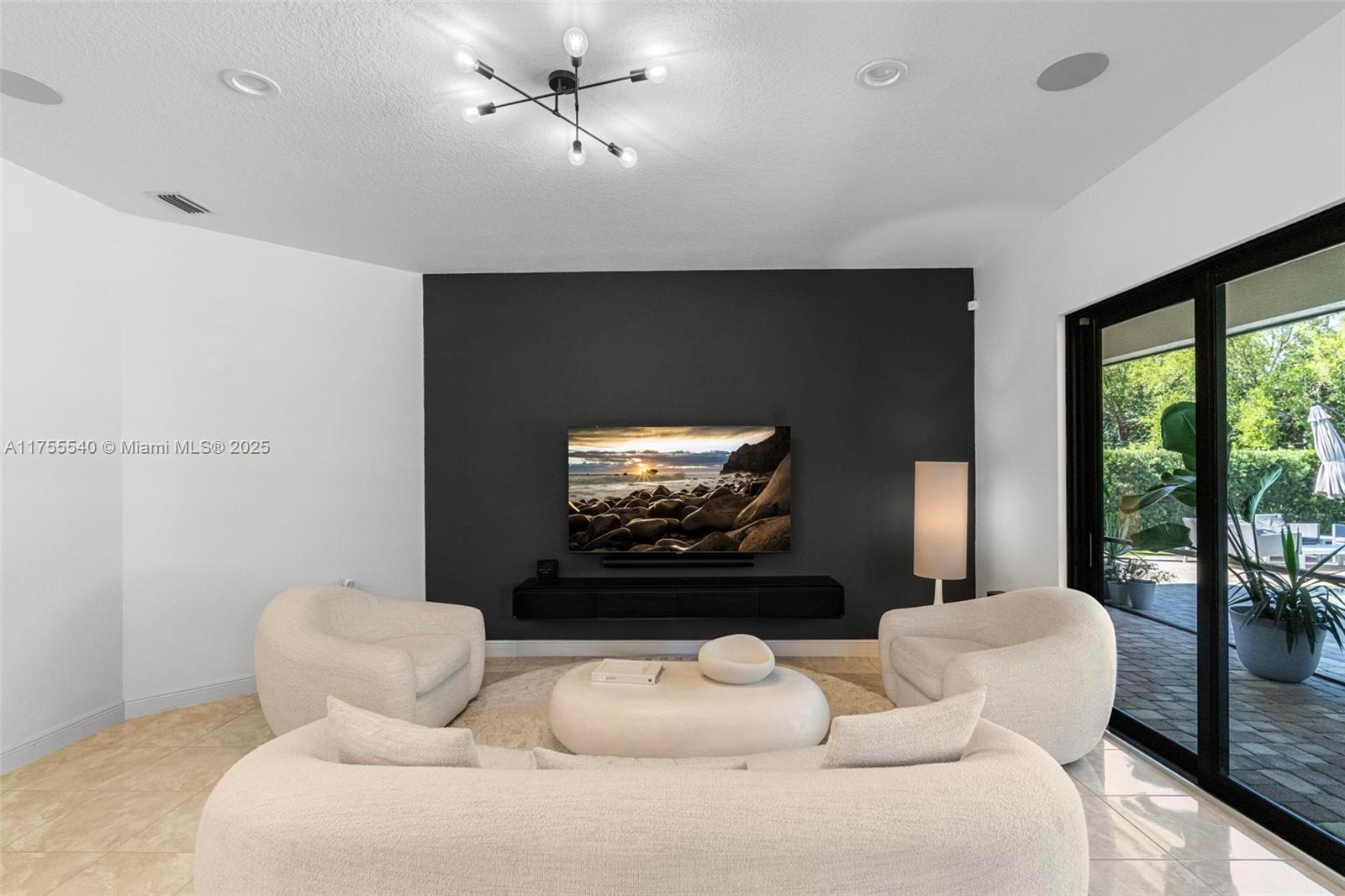 PARKLAND GOLF AND COUNTRY - Residential Lease