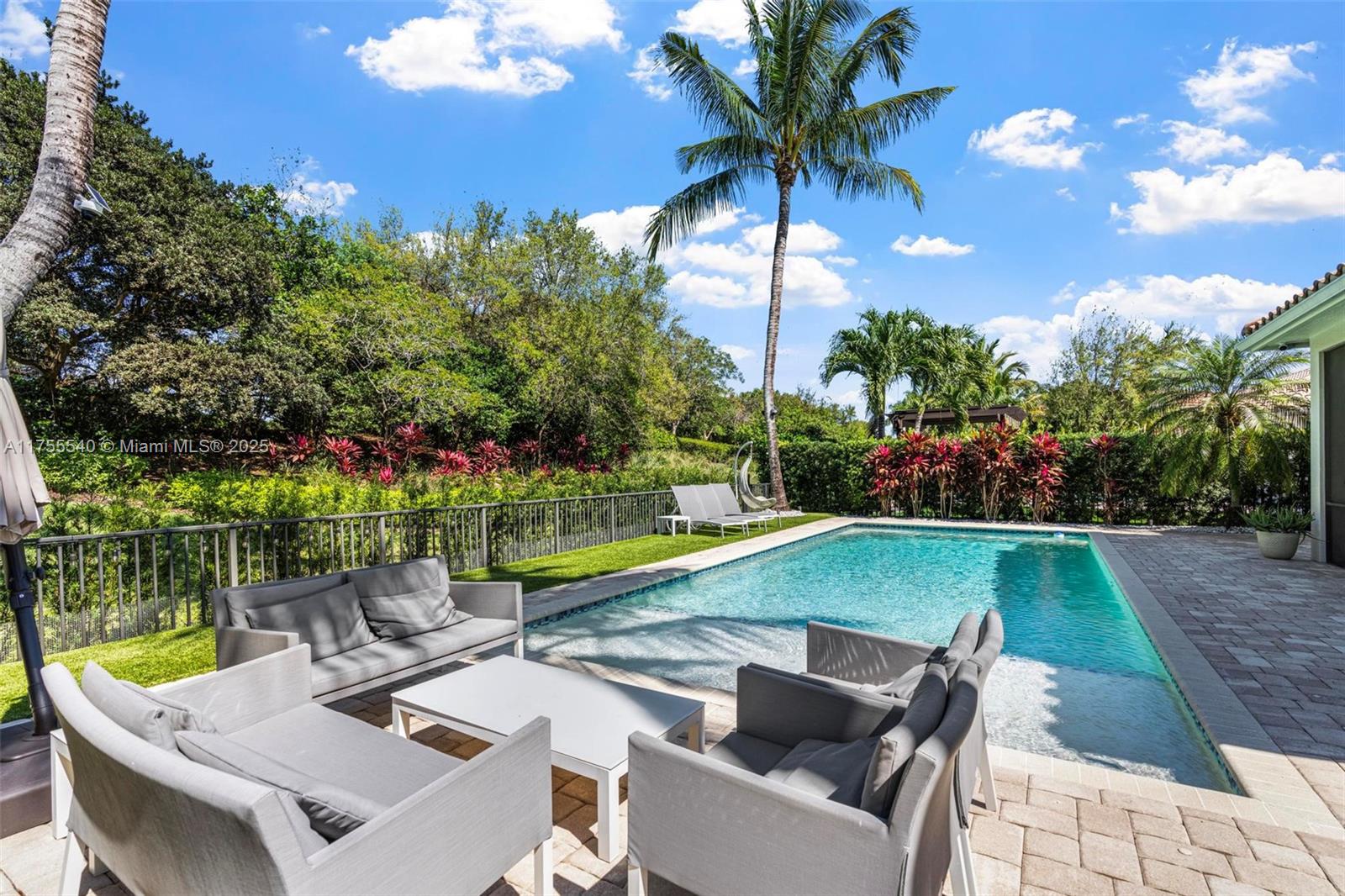 PARKLAND GOLF AND COUNTRY - Residential Lease