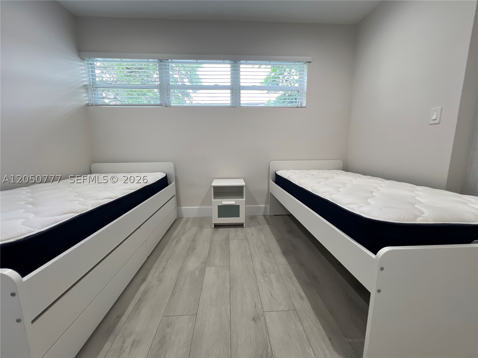 HOLLYWOOD HILLS AMEN PLAT - Residential Lease