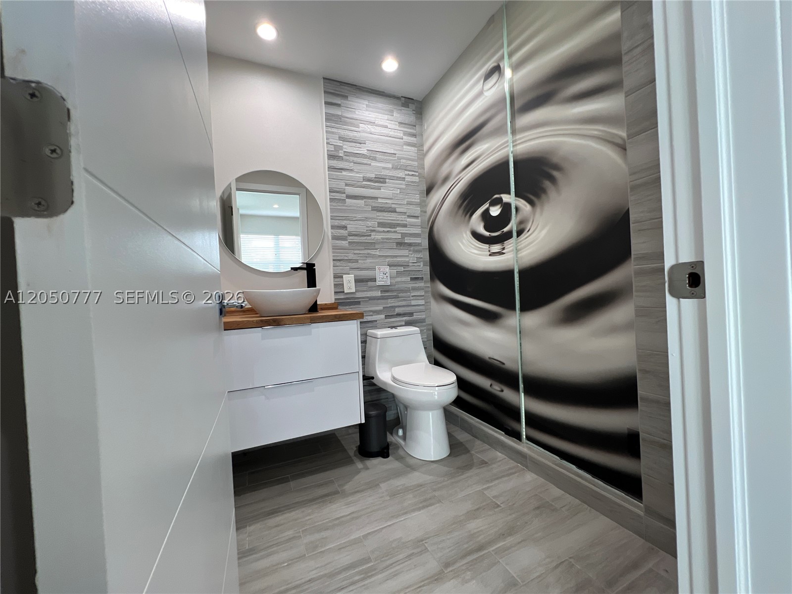 HOLLYWOOD HILLS AMEN PLAT - Residential Lease