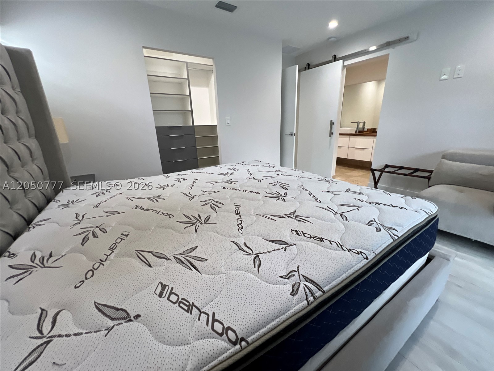 HOLLYWOOD HILLS AMEN PLAT - Residential Lease