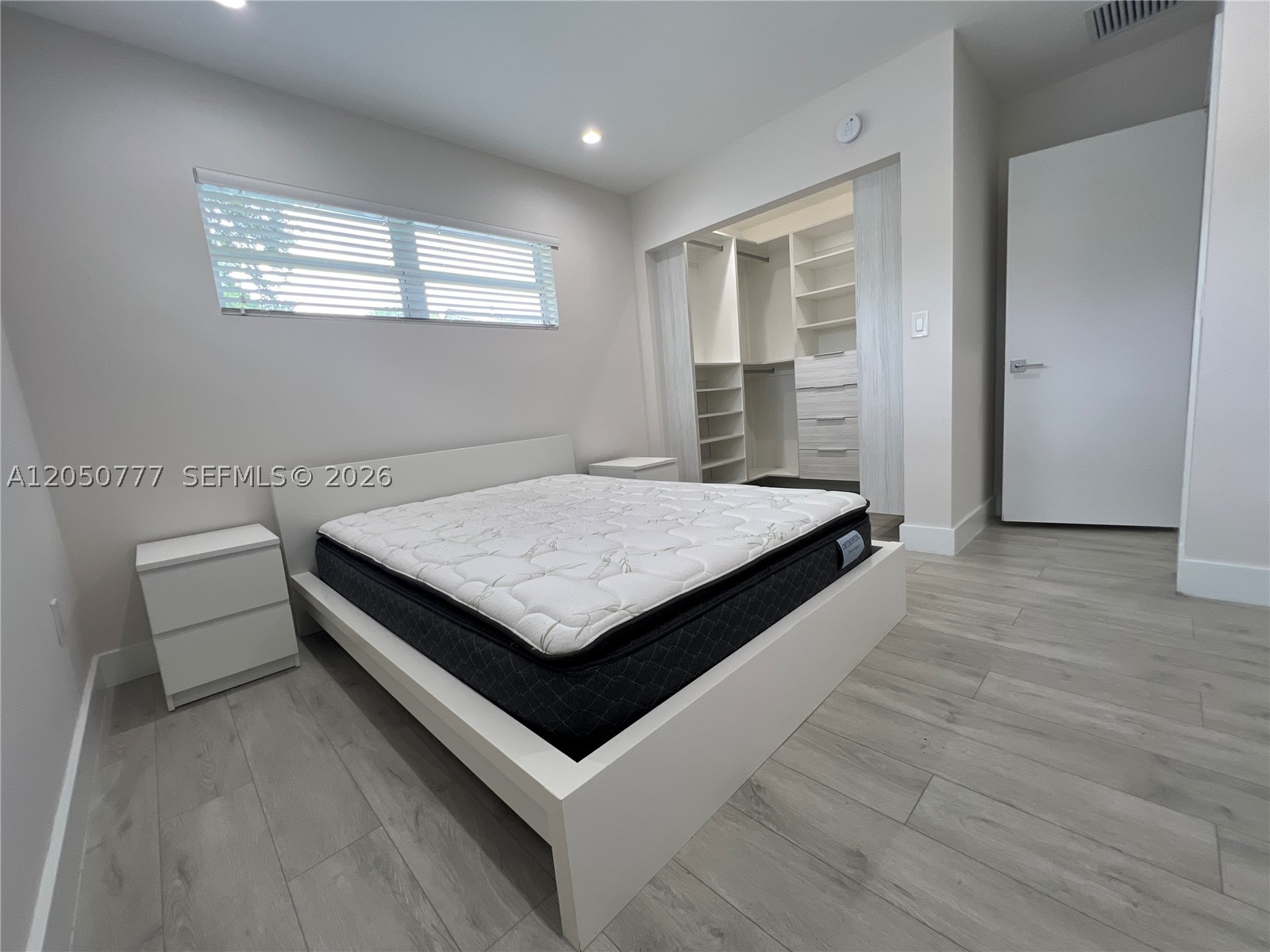 HOLLYWOOD HILLS AMEN PLAT - Residential Lease
