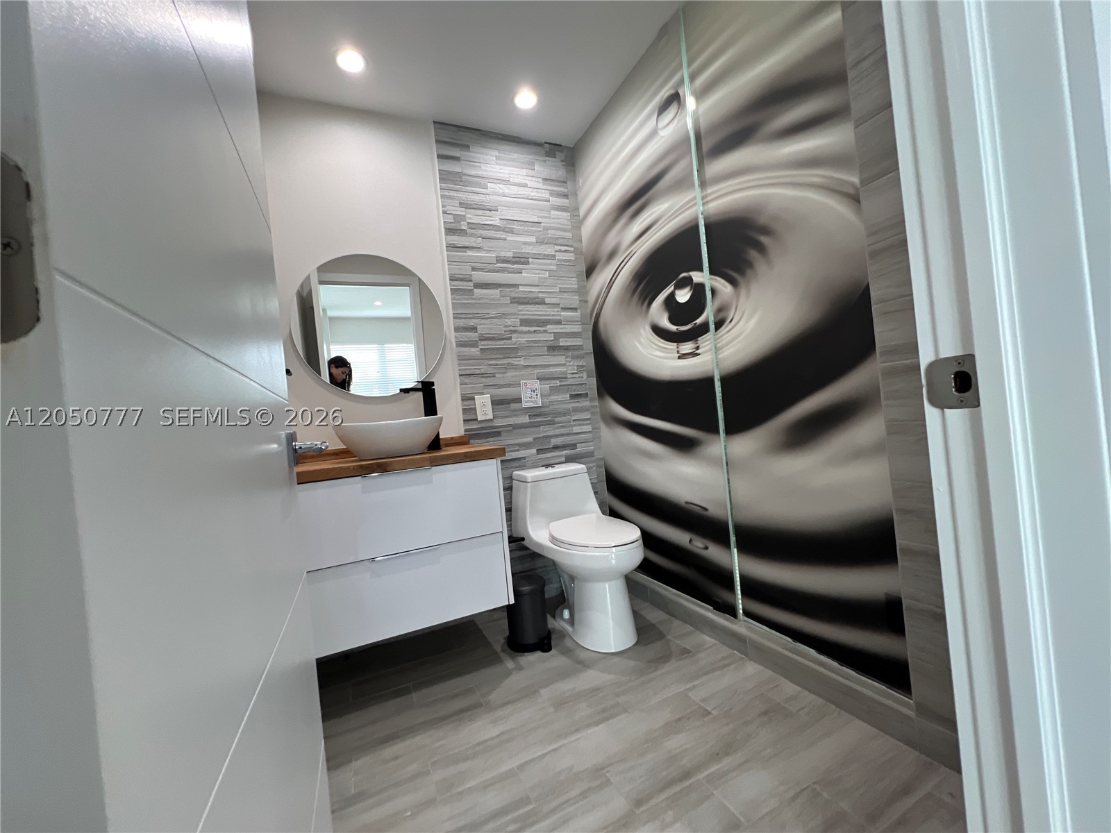 HOLLYWOOD HILLS AMEN PLAT - Residential Lease