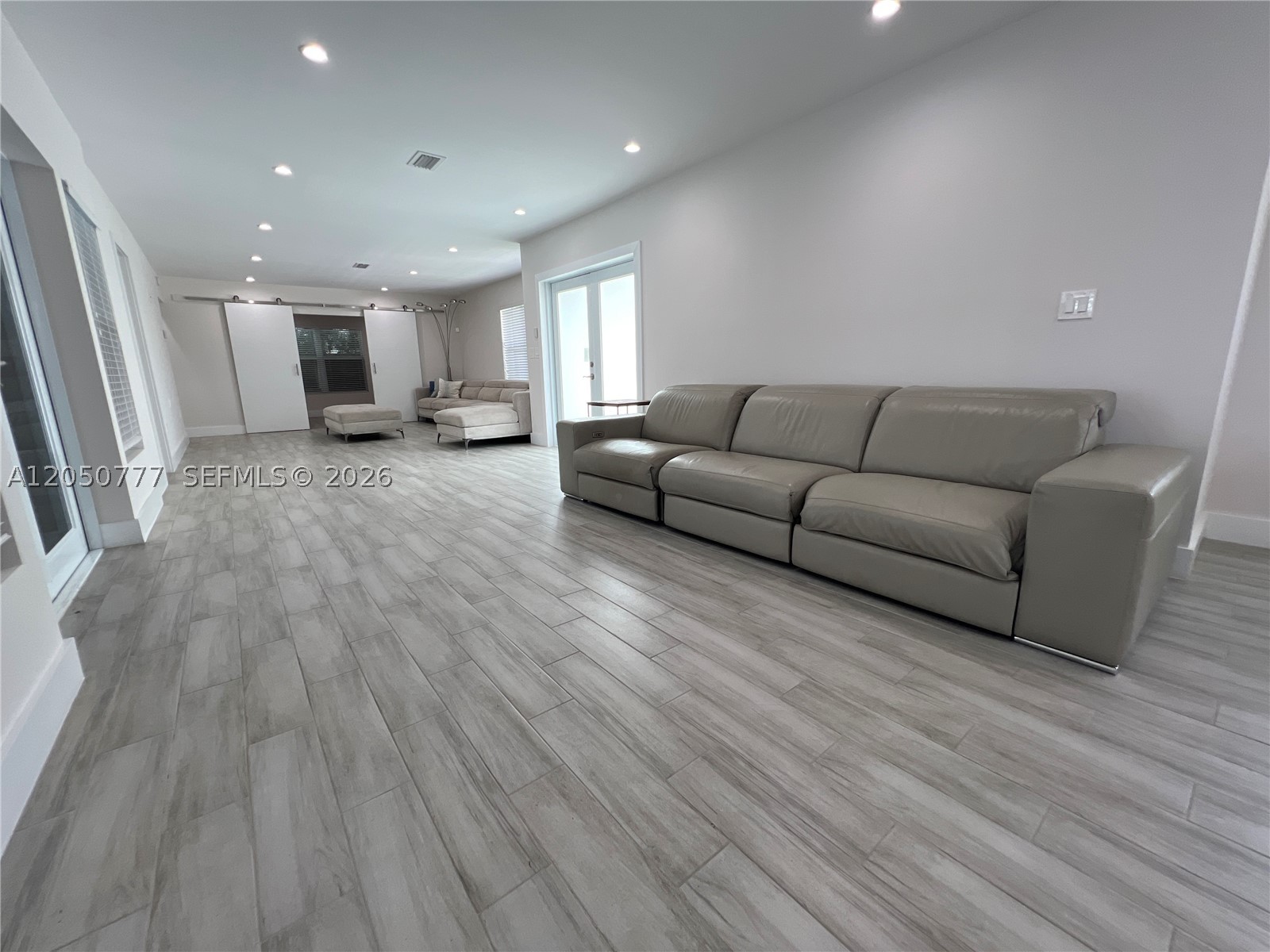 HOLLYWOOD HILLS AMEN PLAT - Residential Lease