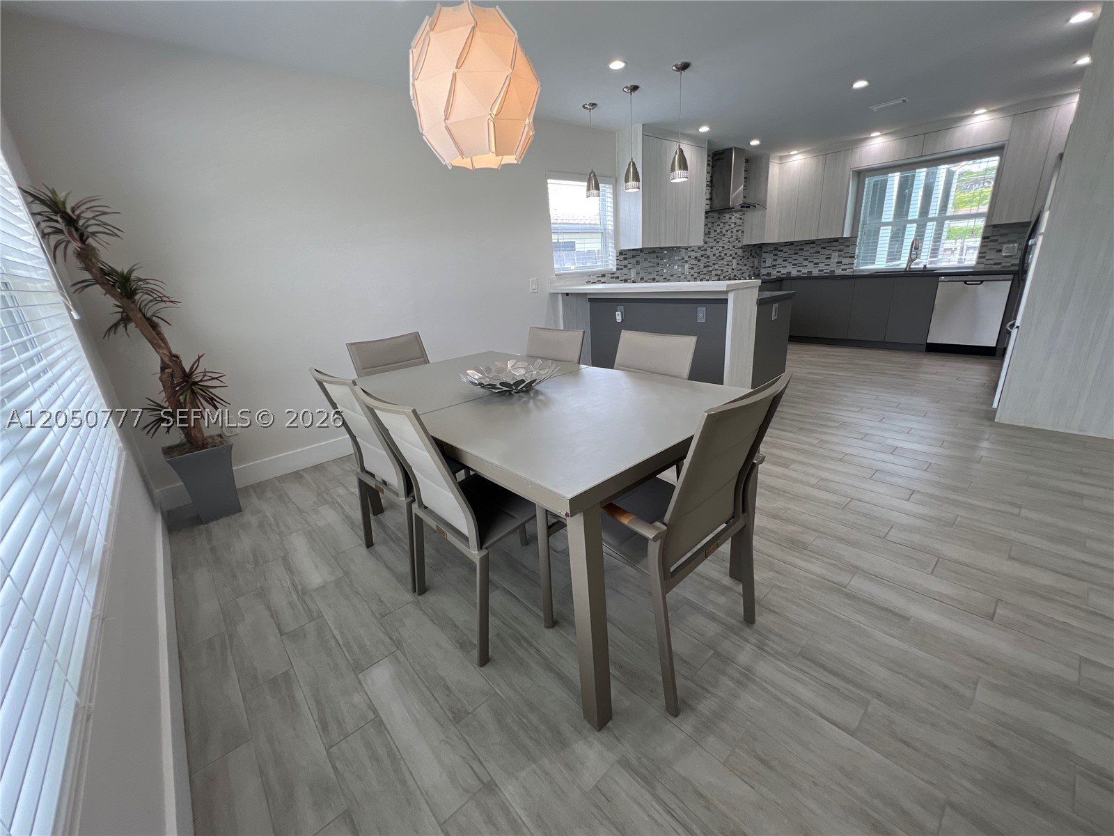 HOLLYWOOD HILLS AMEN PLAT - Residential Lease