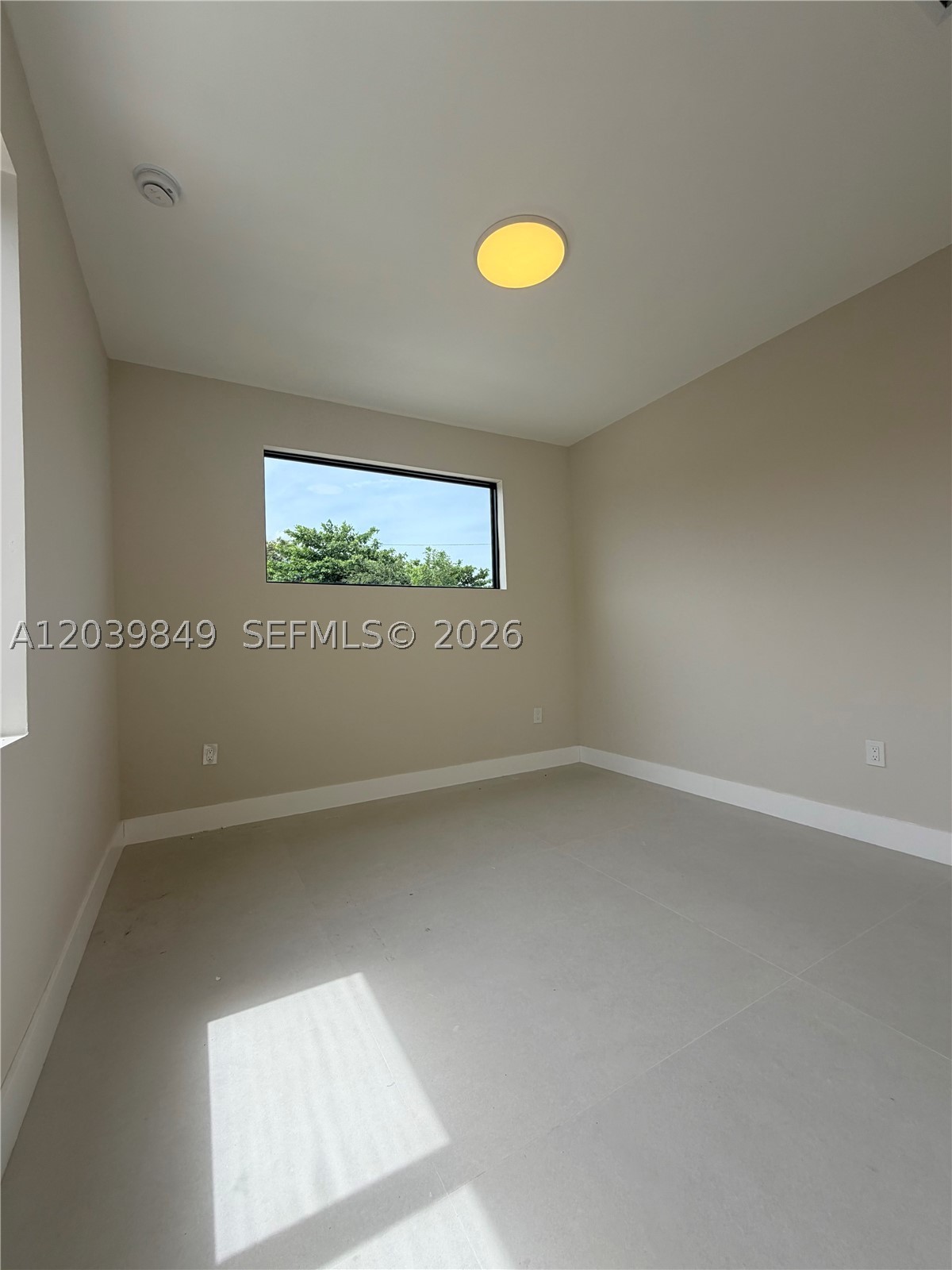 17TH AVE MANOR - Residential