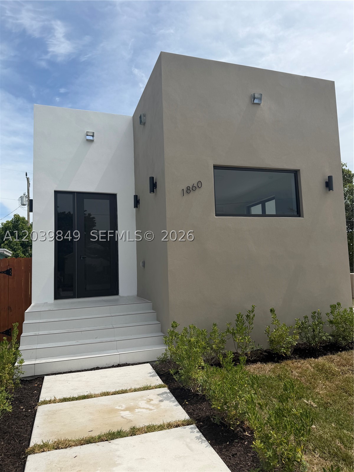 17TH AVE MANOR - Residential