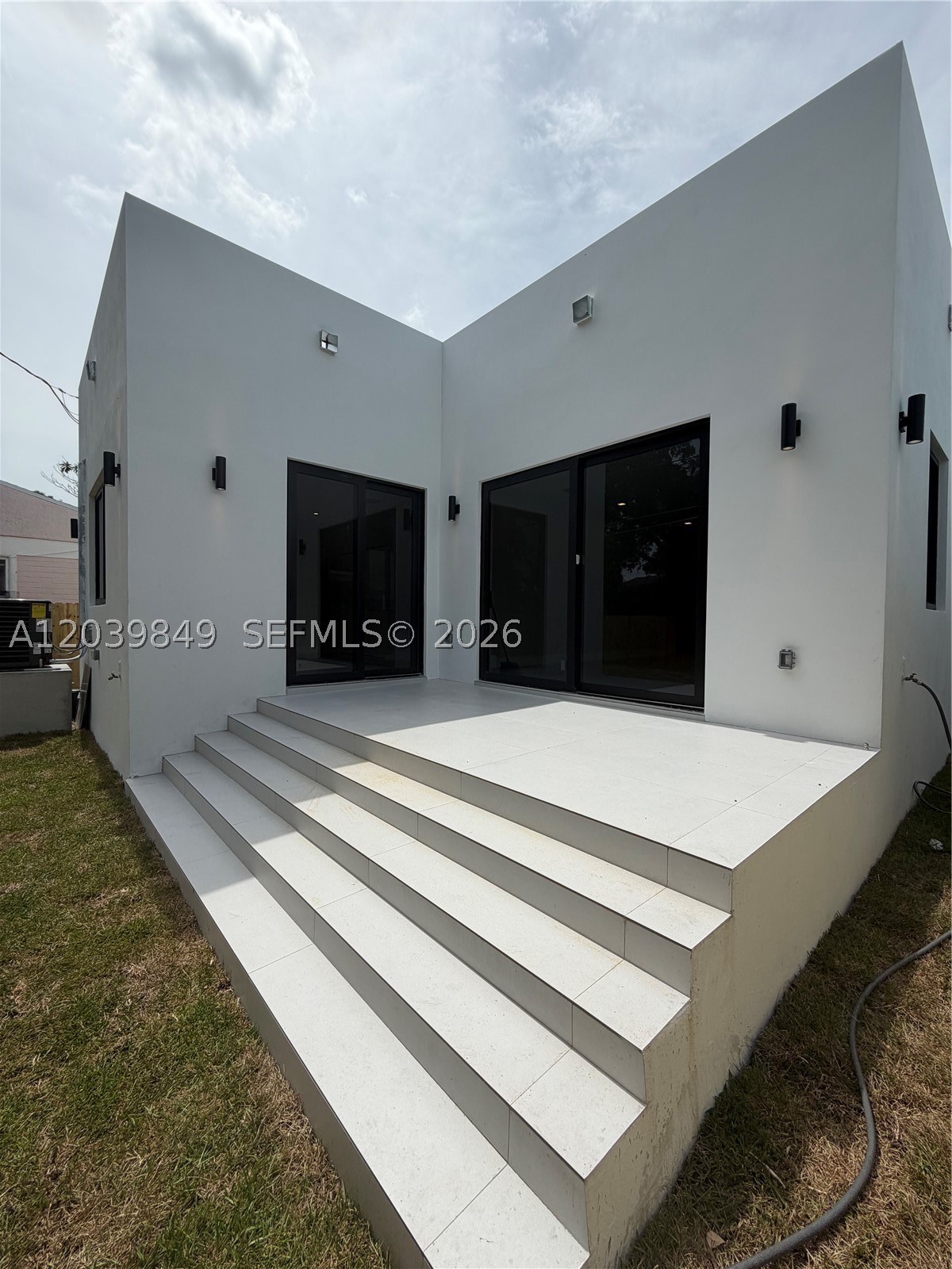 17TH AVE MANOR - Residential
