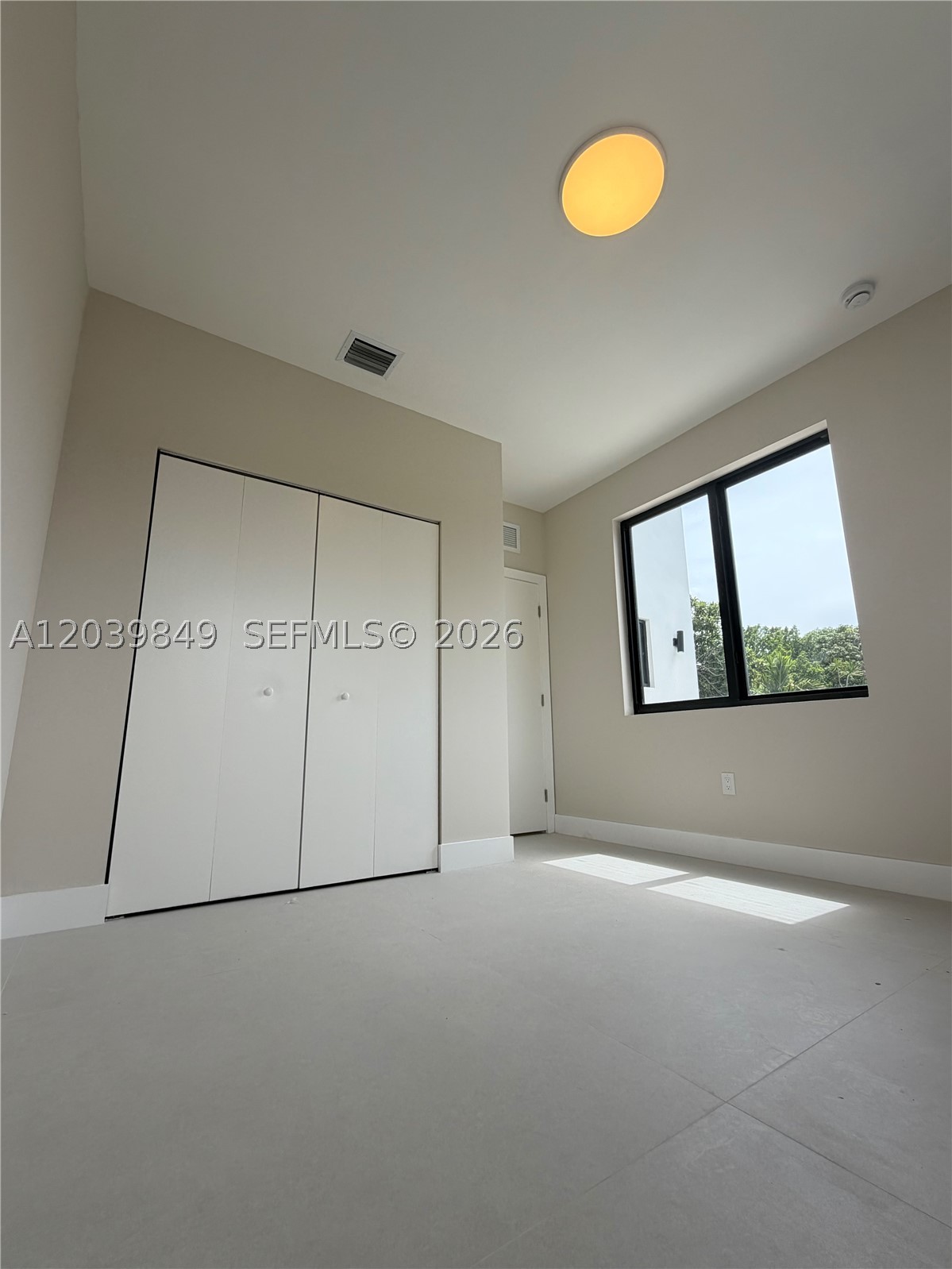 17TH AVE MANOR - Residential
