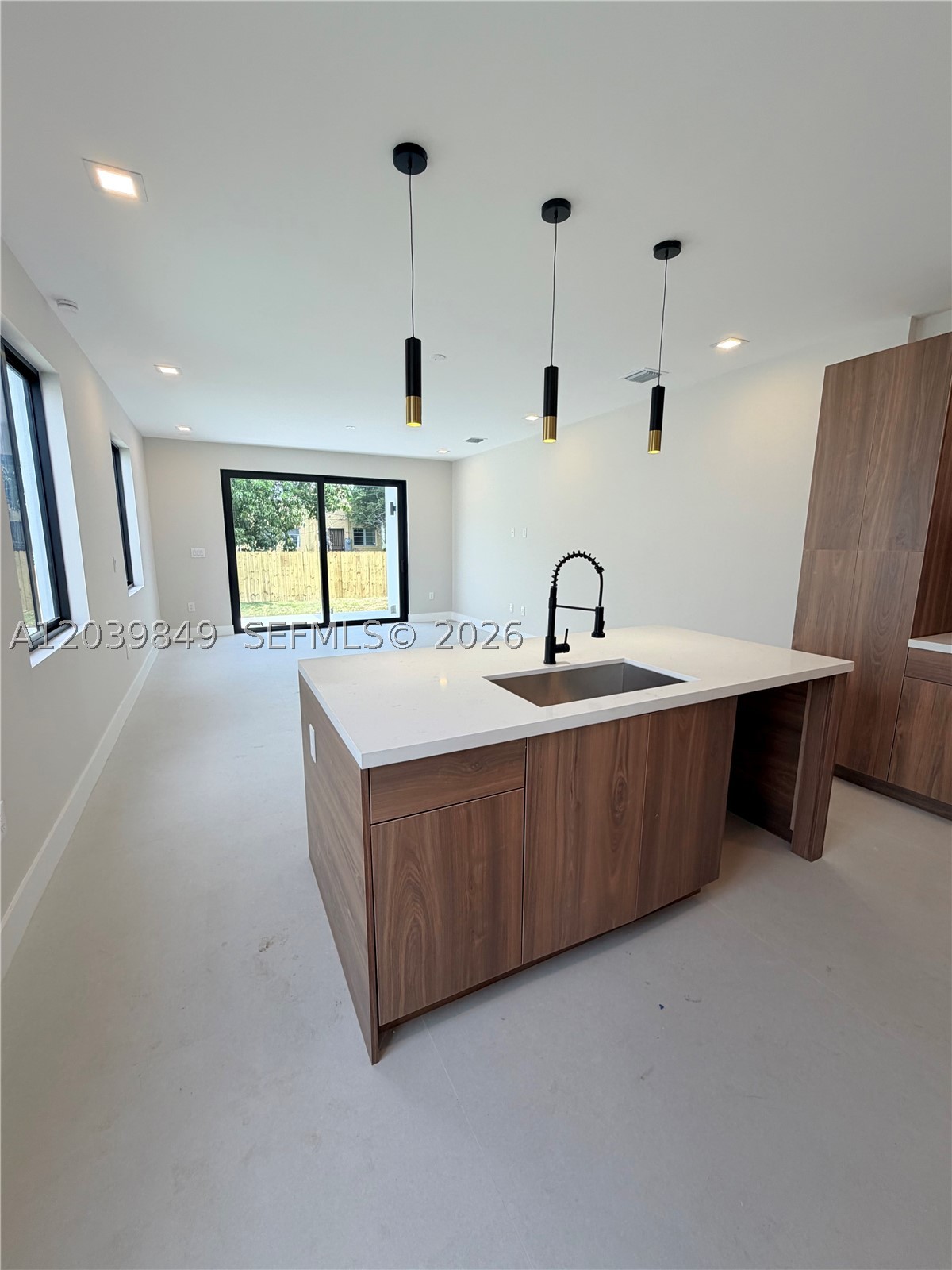 17TH AVE MANOR - Residential
