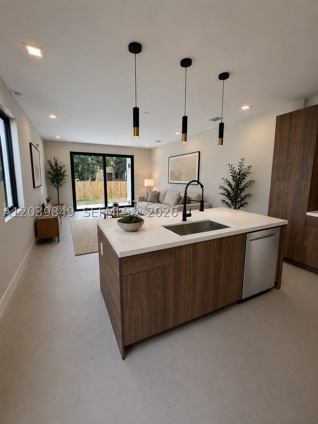 17TH AVE MANOR - Residential