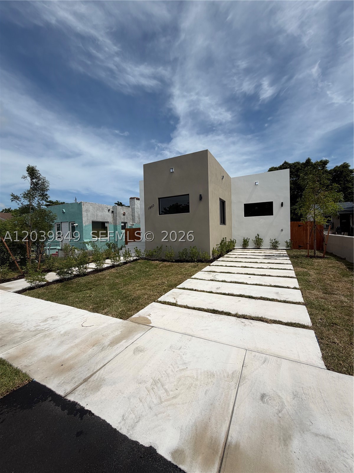 17TH AVE MANOR - Residential