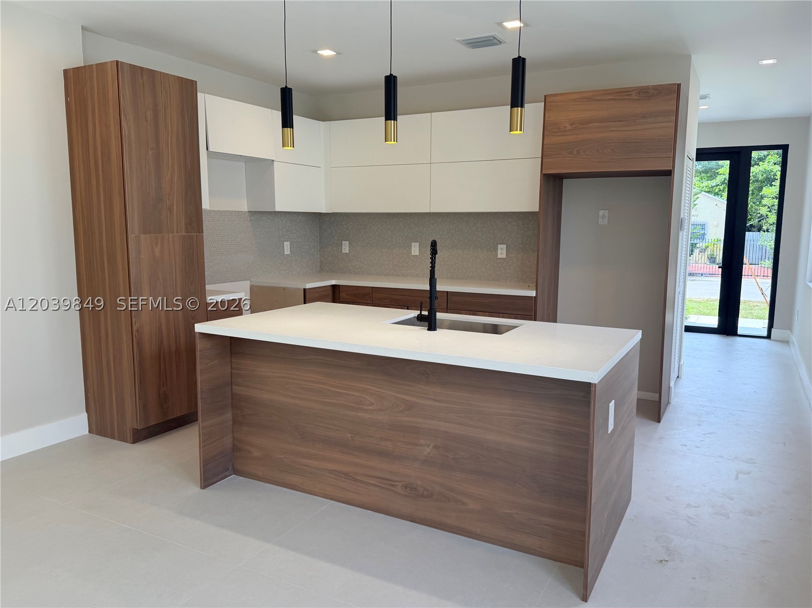 17TH AVE MANOR - Residential