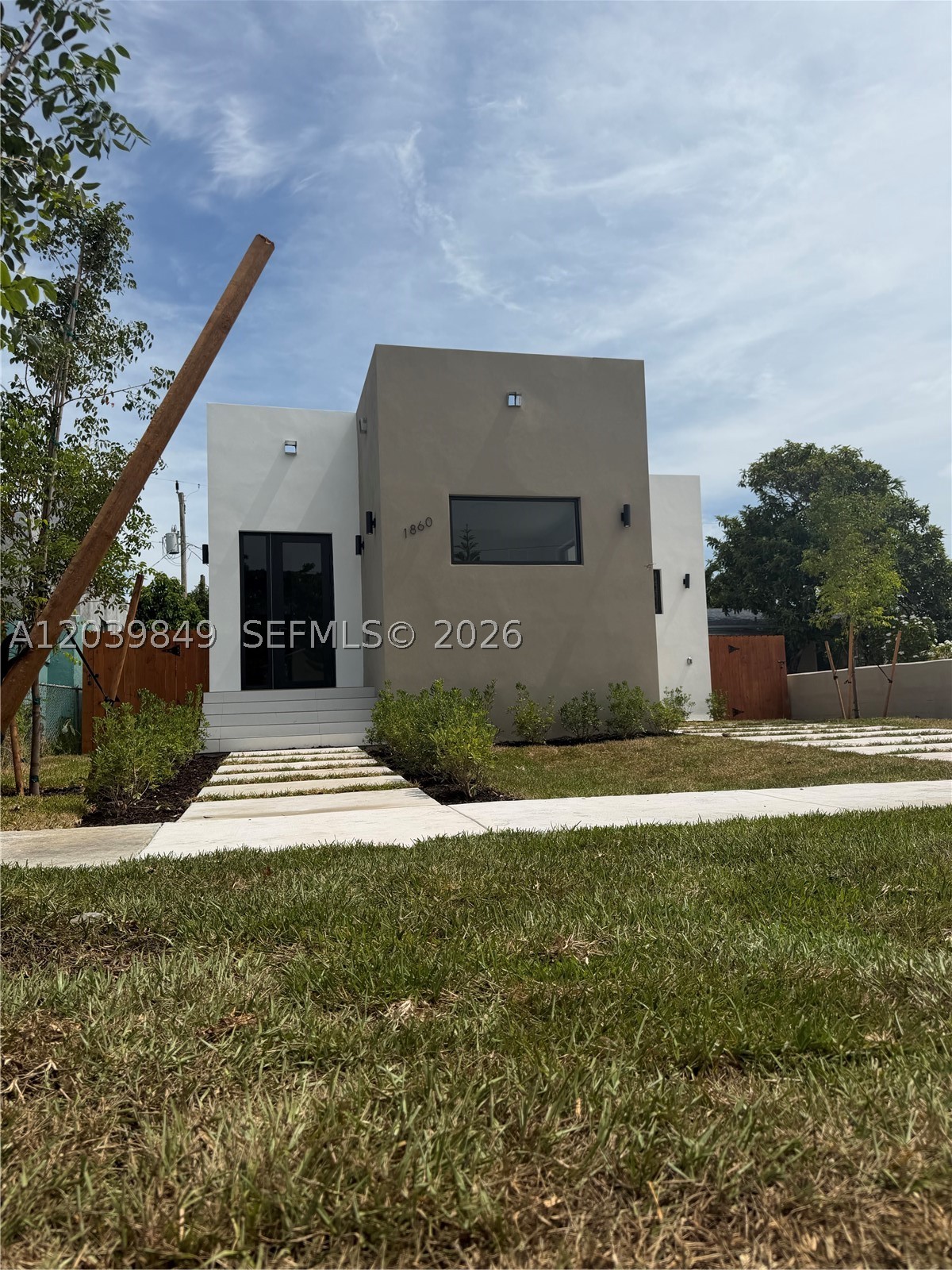17TH AVE MANOR - Residential