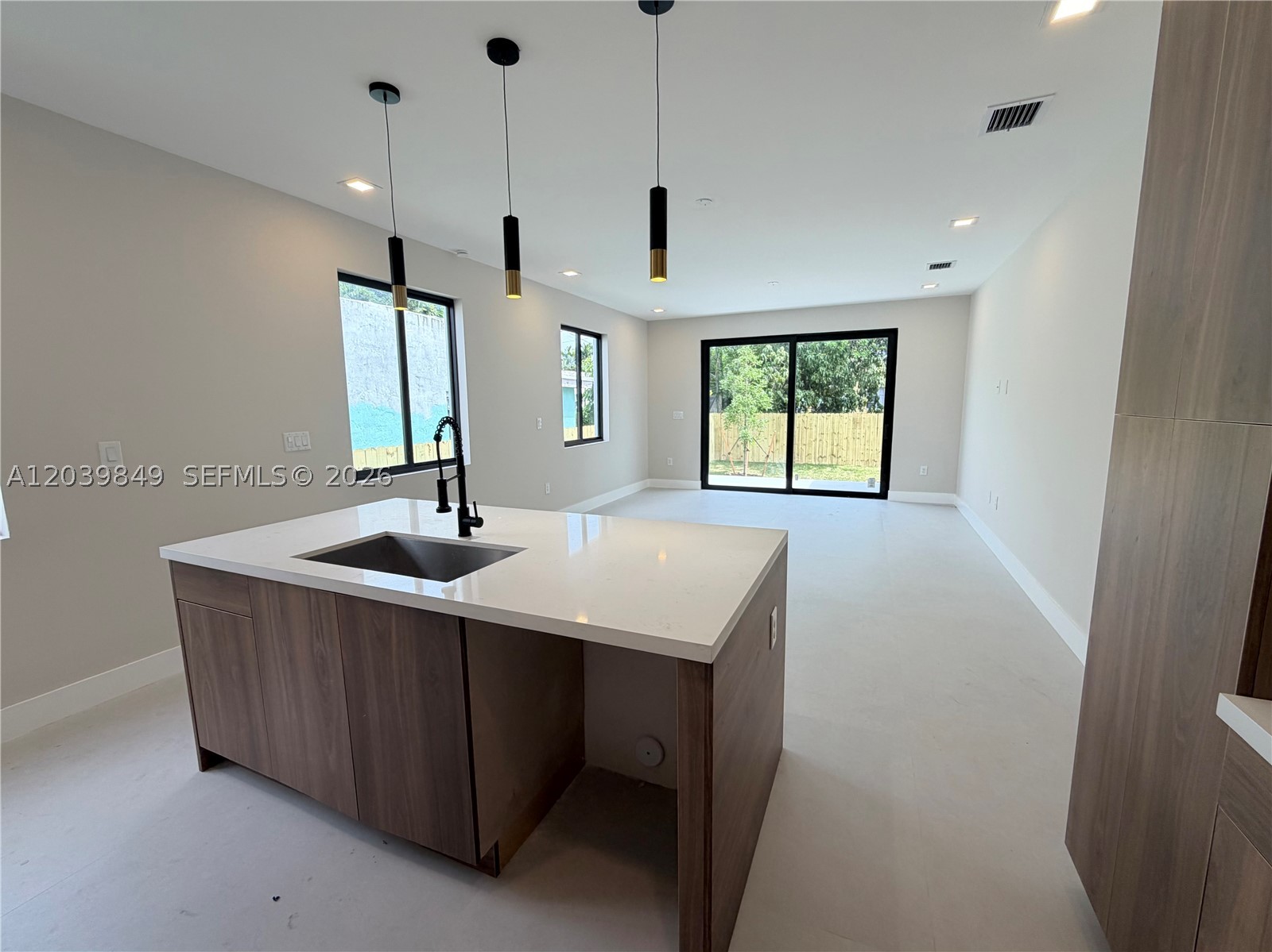 17TH AVE MANOR - Residential