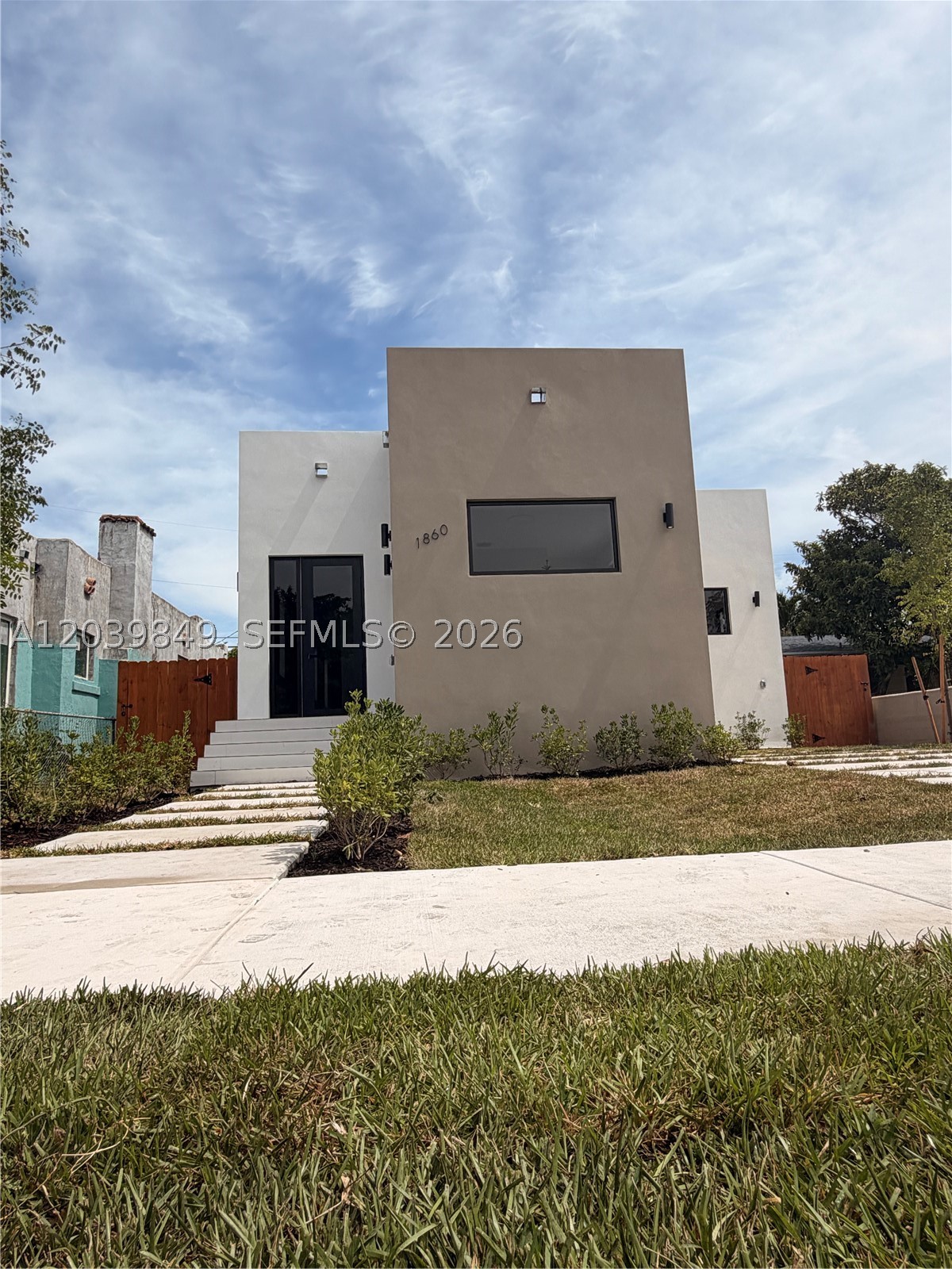 17TH AVE MANOR - Residential