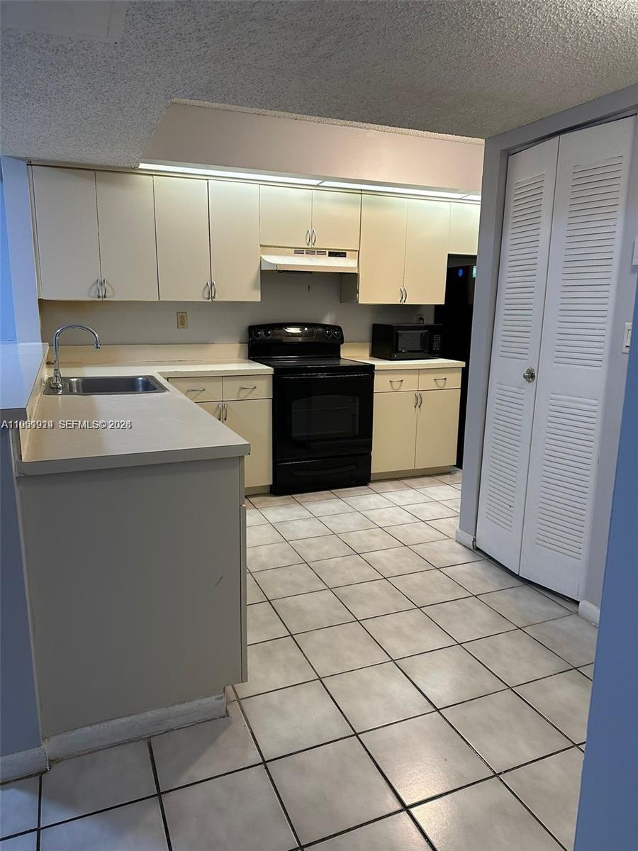 LE CLUB AT OLD CUTLER CON - Residential