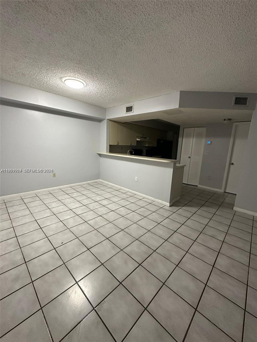 LE CLUB AT OLD CUTLER CON - Residential
