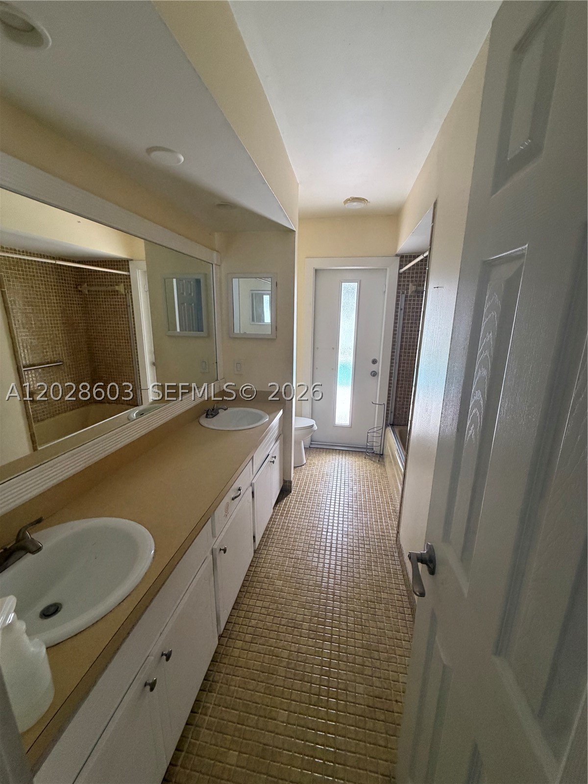 GREEN ACRES - Residential Lease