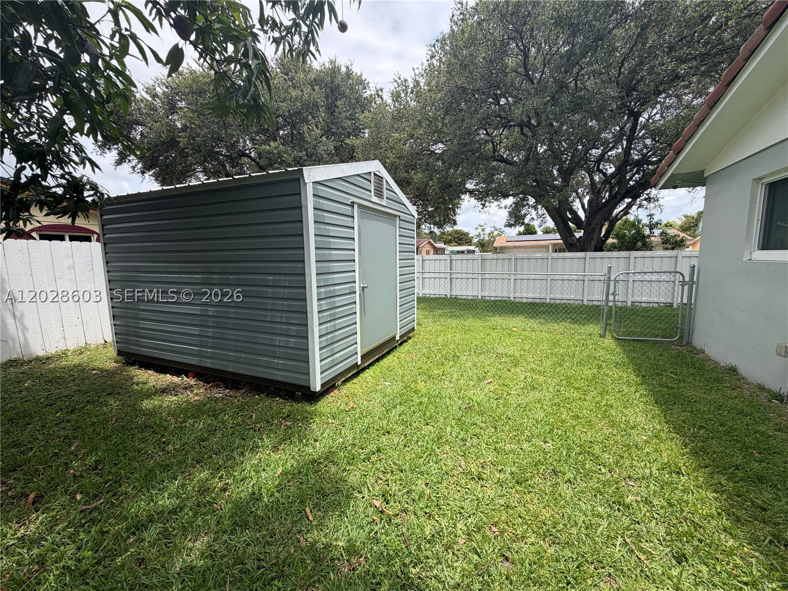 GREEN ACRES - Residential Lease