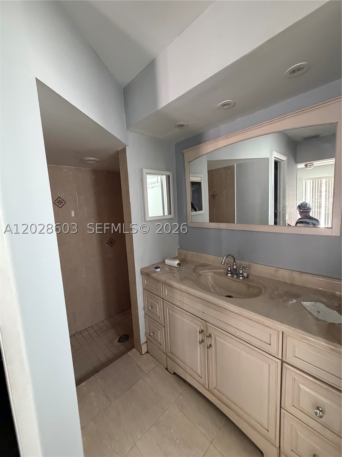 GREEN ACRES - Residential Lease