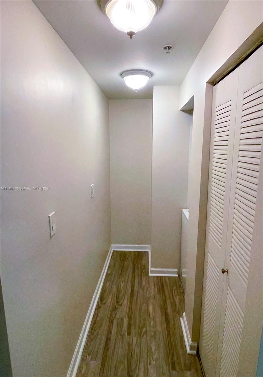 LOFTS AT MAYFAIR CONDO - Residential Lease