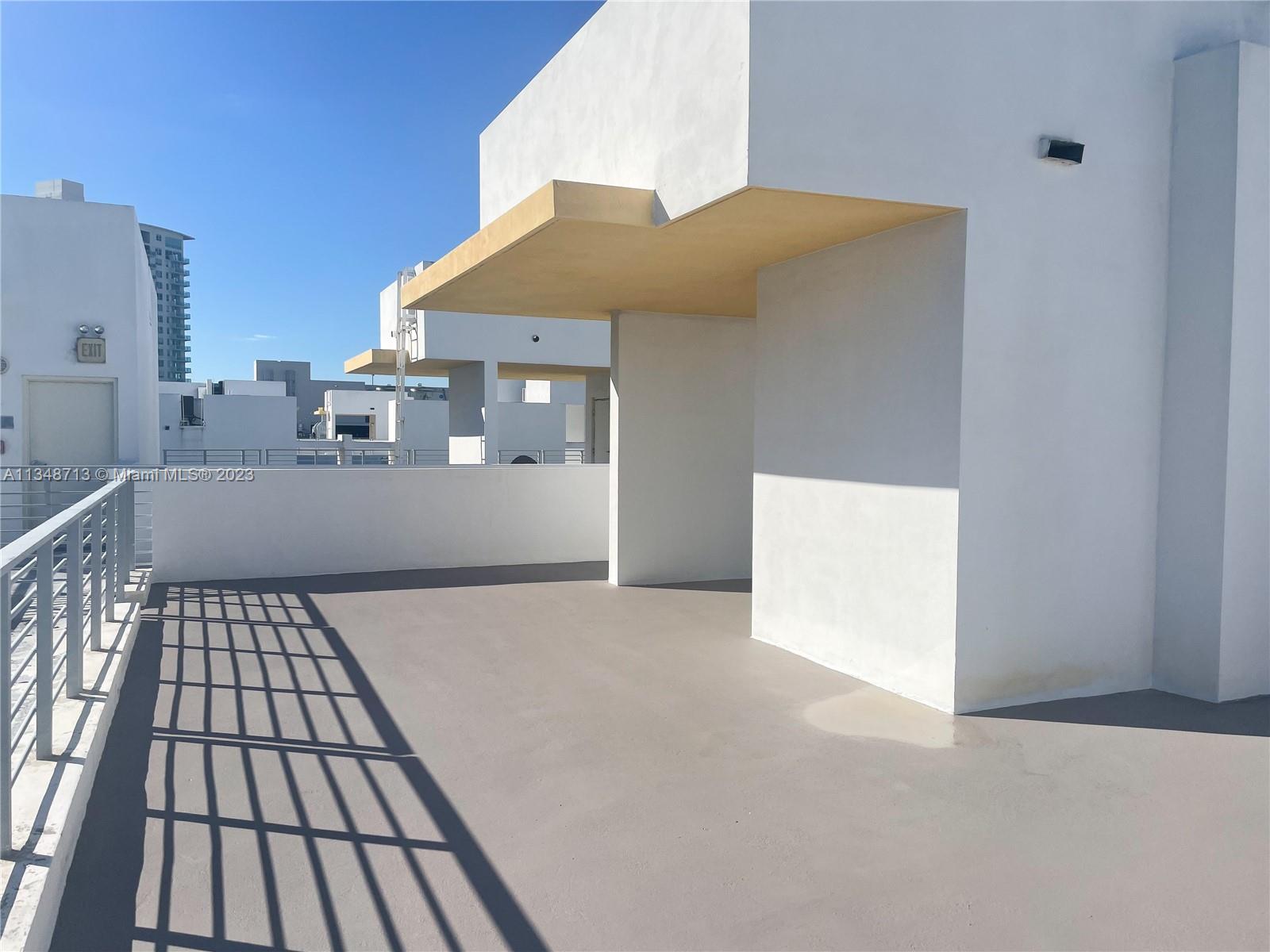 LOFTS AT MAYFAIR CONDO - Residential Lease