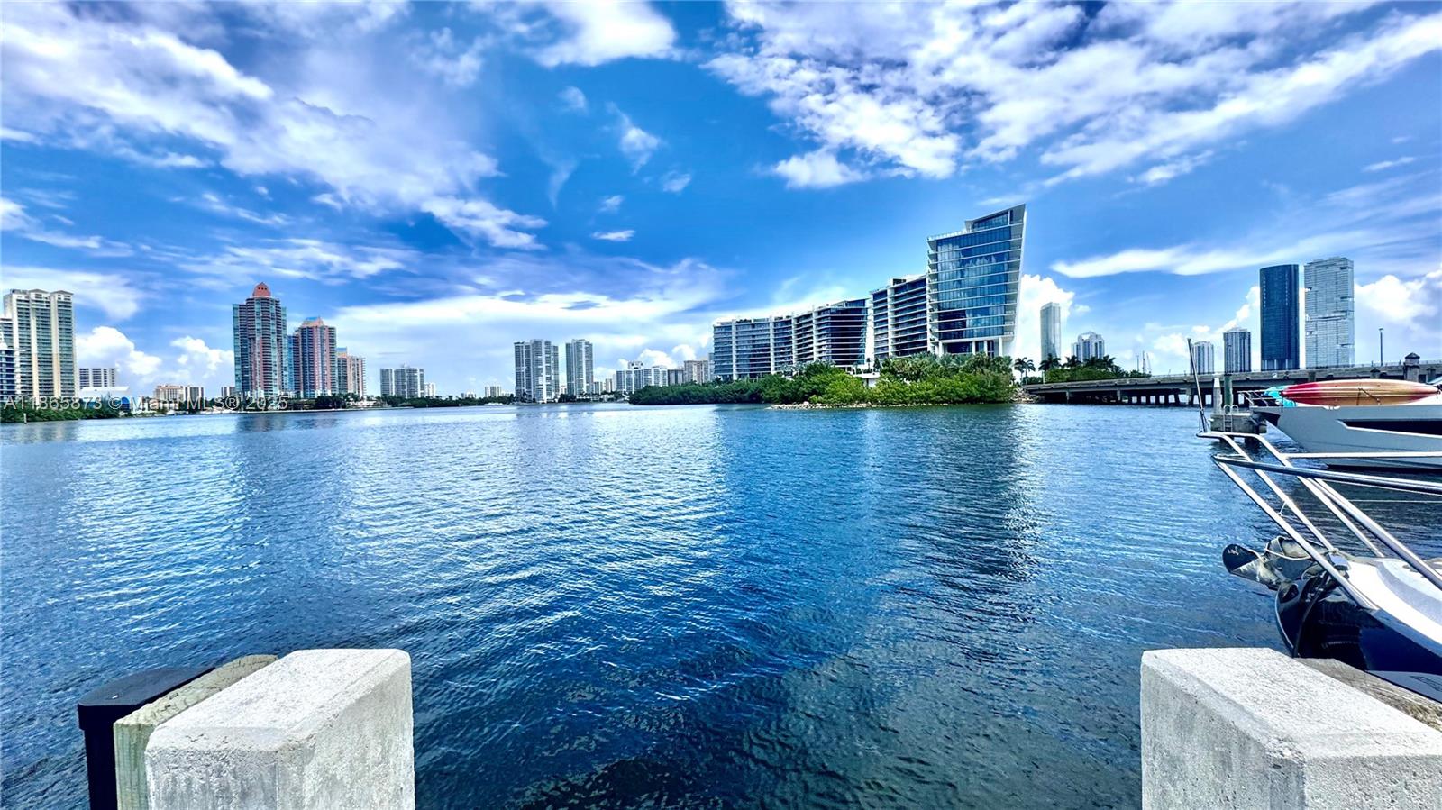 ISLAND ESTATE MARINA - Land